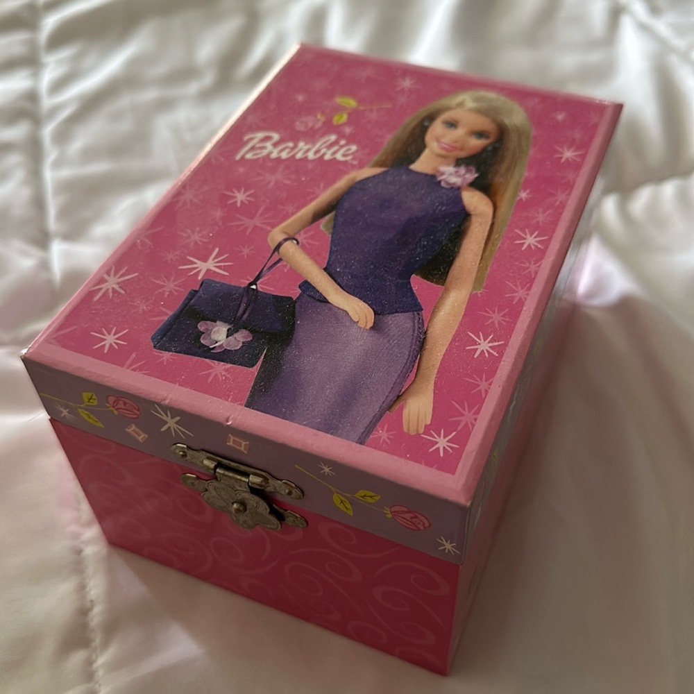 Barbie musical jewelry box